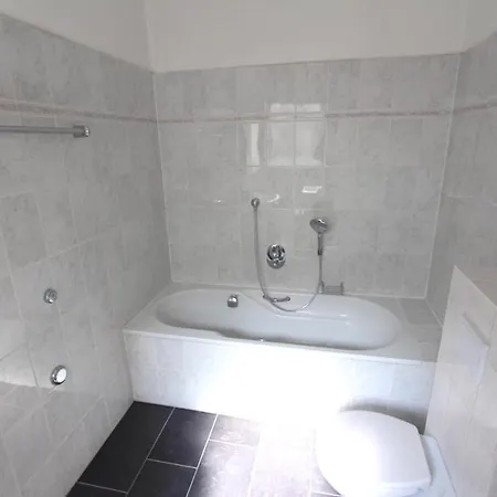 Apartment Grosse Moeblierte Im Zentrum Von Lage *