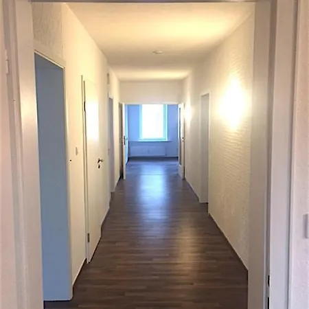 Grosse Moeblierte Im Zentrum Von Lage *