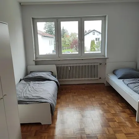 Grosse Moeblierte Im Zentrum Von Lage (Lippe)