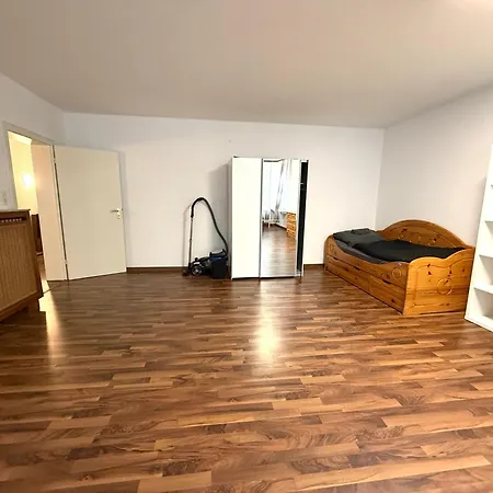 Grosse Moeblierte Im Zentrum Von Lage (Lippe)