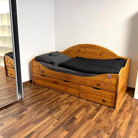 Grosse Moeblierte Im Zentrum Von *