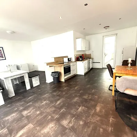 Grosse Moeblierte Im Zentrum Von Apartamento *