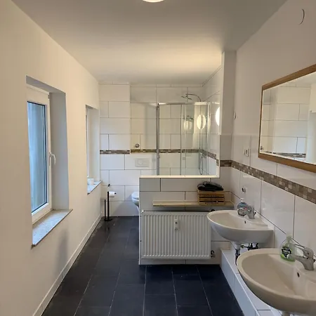 Grosse Moeblierte Im Zentrum Von Apartamento