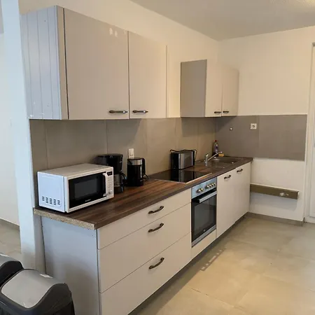 Apartamento Grosse Moeblierte Im Zentrum Von