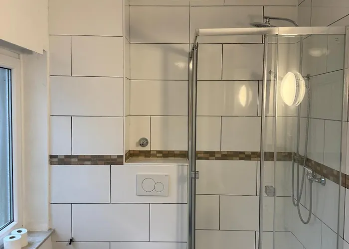 Grosse Moeblierte Im Zentrum Von