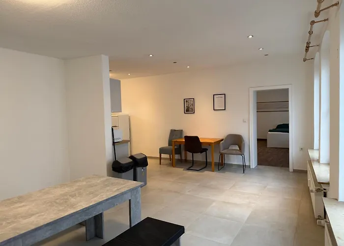 Appartamento Grosse Moeblierte Im Zentrum Von